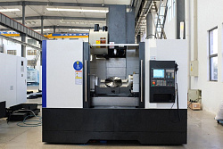 Вертикальный фрезерный станок EU5-700 (BT-40) 4+1